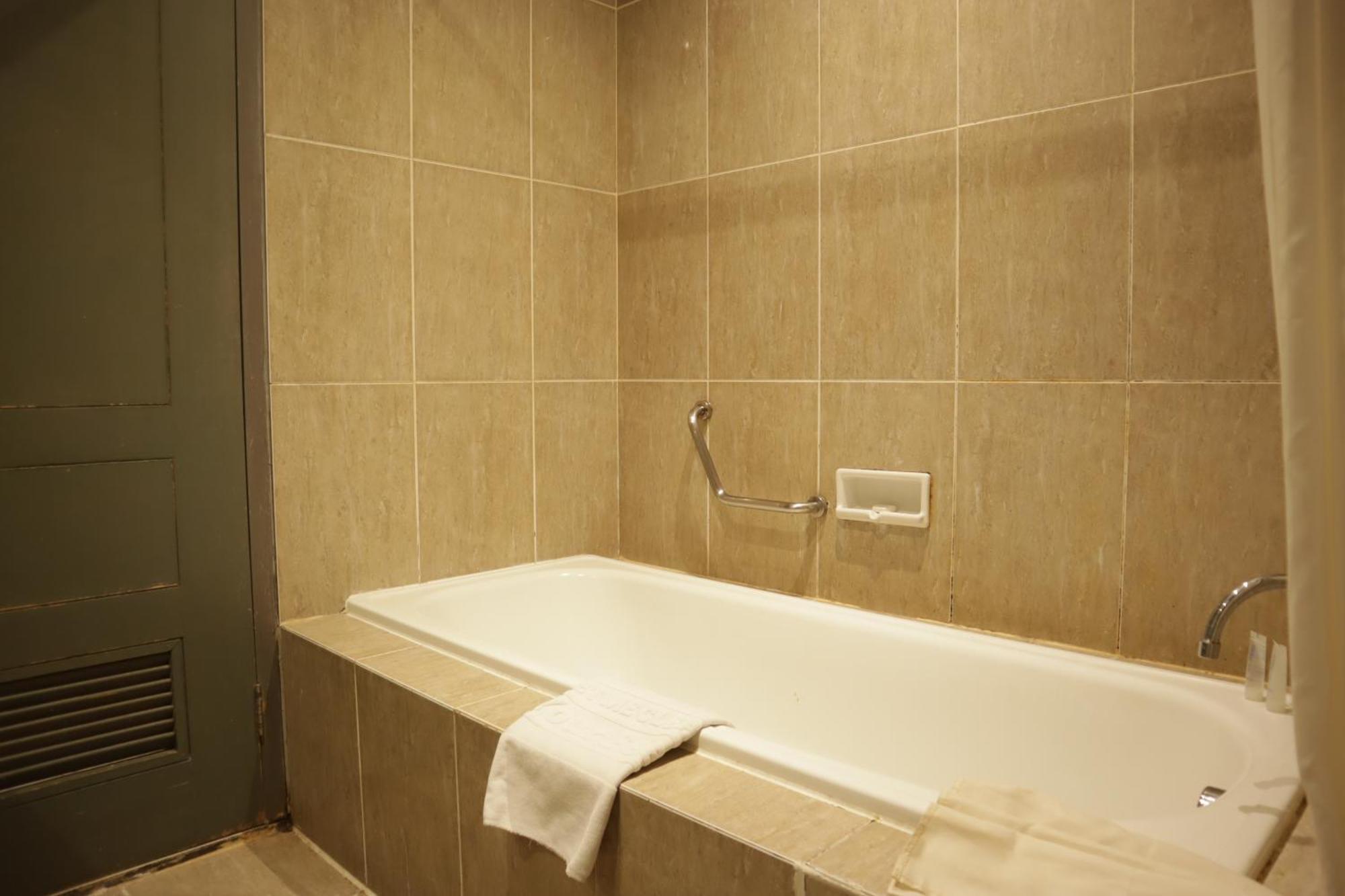 Hotel Dafam Semarang Exterior photo