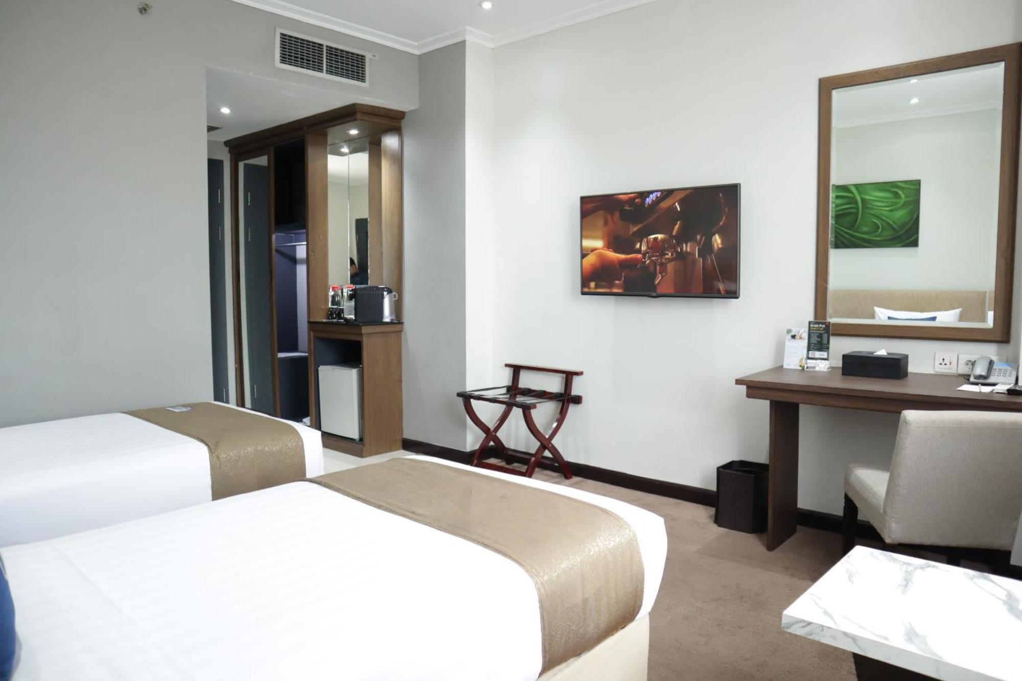 Hotel Dafam Semarang Exterior photo